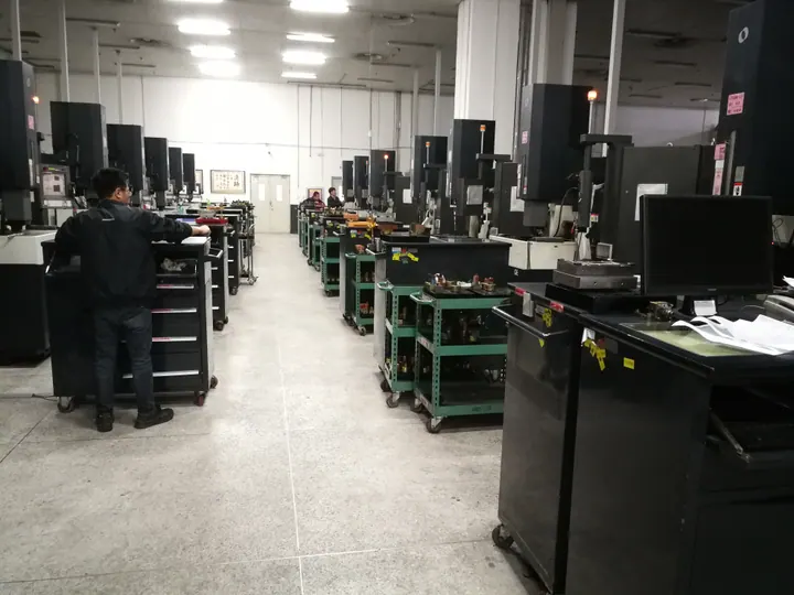 东聘模具加工车间实拍